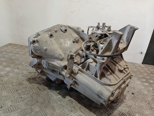 Mechaniczna skrzynia biegów w komplecie 20MB27 PEUGEOT