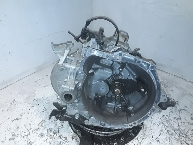 Mechaniczna skrzynia biegów w komplecie 20MB59 PEUGEOT