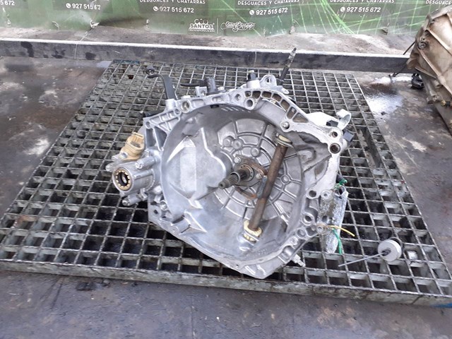 Mechaniczna skrzynia biegów w komplecie 20TA49 PEUGEOT