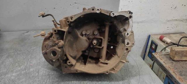 Mechaniczna skrzynia biegów w komplecie 20TA74 PEUGEOT