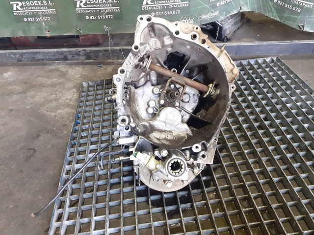 Mechaniczna skrzynia biegów w komplecie 20TA74 PEUGEOT