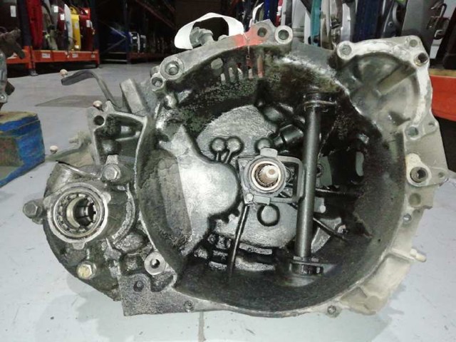 Mechaniczna skrzynia biegów w komplecie 20TA76 PEUGEOT