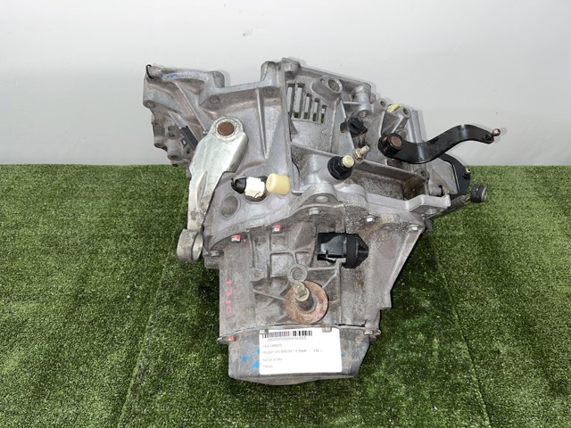 Mechaniczna skrzynia biegów w komplecie 20TA80 PEUGEOT