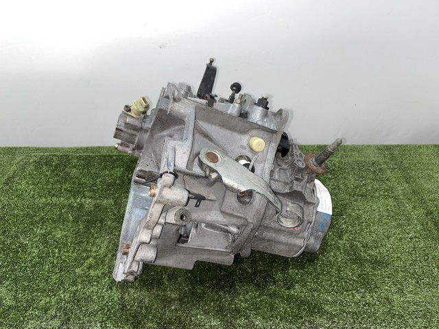 Mechaniczna skrzynia biegów w komplecie 20TA80 PEUGEOT