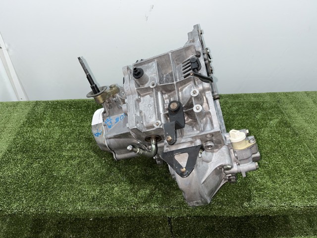 Mechaniczna skrzynia biegów w komplecie 20TB78 PEUGEOT