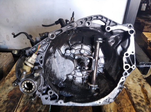 Mechaniczna skrzynia biegów w komplecie 20TB78 PEUGEOT