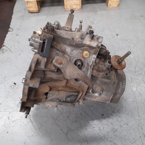 Mechaniczna skrzynia biegów w komplecie 20TD93 PEUGEOT