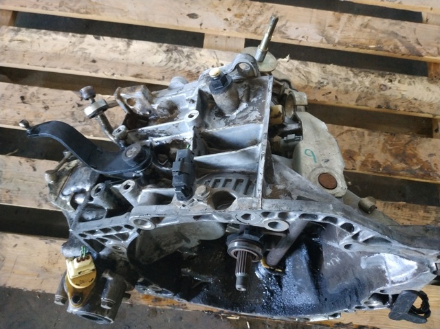 Mechaniczna skrzynia biegów w komplecie 20TE28 PEUGEOT