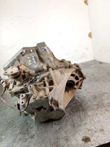 Mechaniczna skrzynia biegów w komplecie 20TT01 PEUGEOT