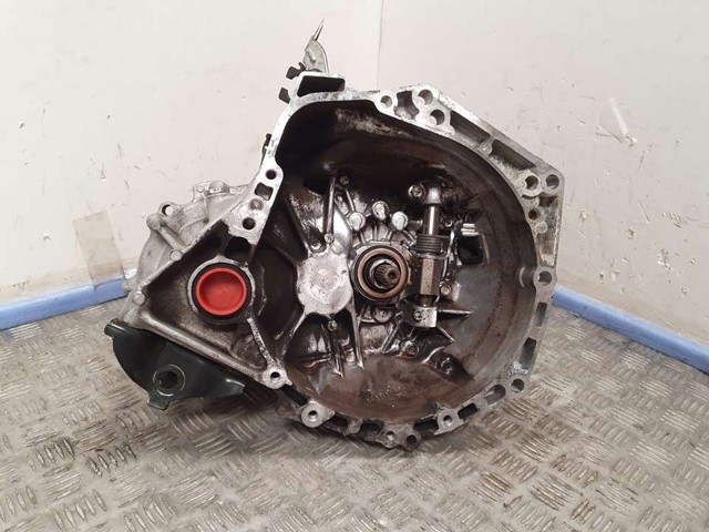 Mechaniczna skrzynia biegów w komplecie 20TT01 PEUGEOT