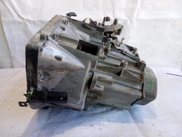 Mechaniczna skrzynia biegów w komplecie 20UE05 PEUGEOT