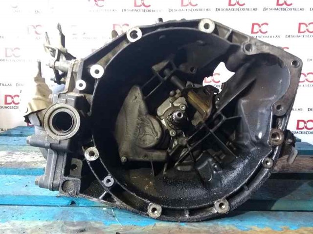 Mechaniczna skrzynia biegów w komplecie 20UE05 PEUGEOT