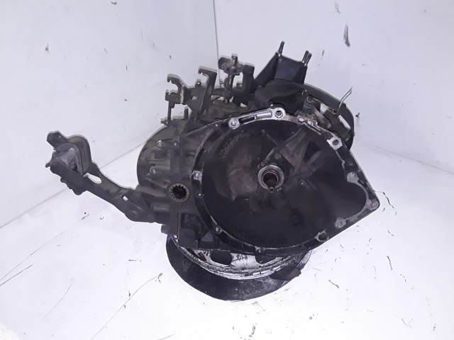Mechaniczna skrzynia biegów w komplecie 20UM16 PEUGEOT