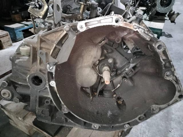 Mechaniczna skrzynia biegów w komplecie 20UM16 PEUGEOT