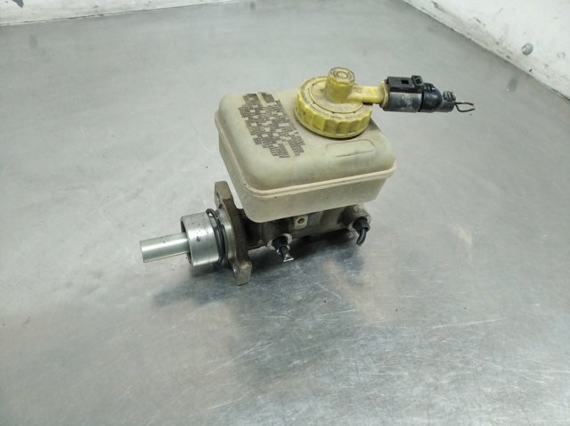 Główny cylinder hamulców 21027099 VAG