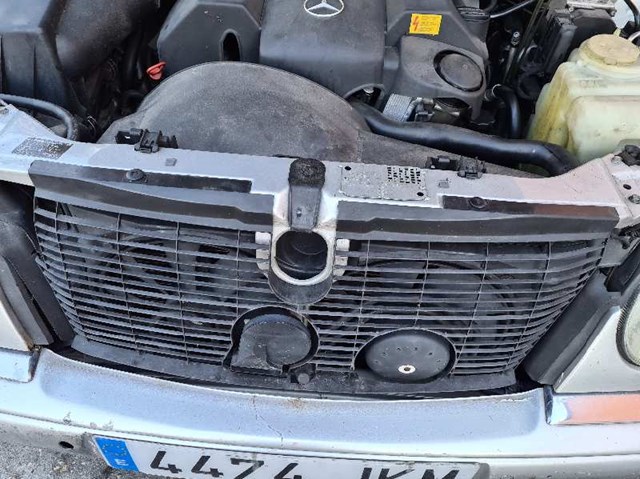 Chłodnica silnika 210500710364 MERCEDES