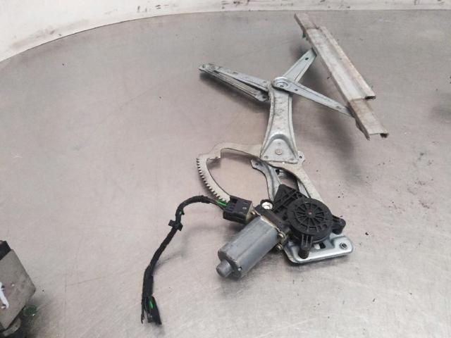 Mechanizm podnoszenia szyby drzwi przednich prawych 2107201246 MERCEDES