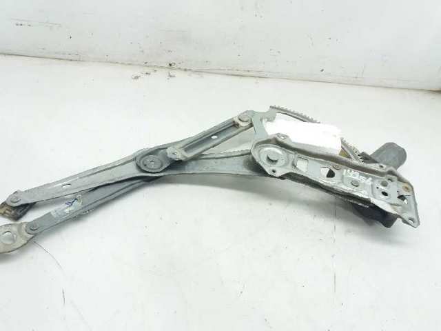 Mechanizm podnoszenia szyby drzwi przednich prawych 2107201246 MERCEDES