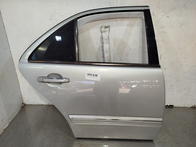 Drzwi tylne prawe 210730240528 MERCEDES