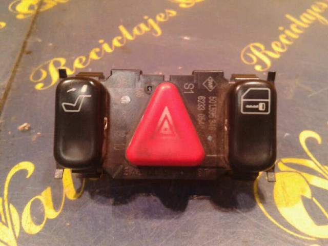 Przycisk włączania światła awaryjnego 2108201310 MERCEDES