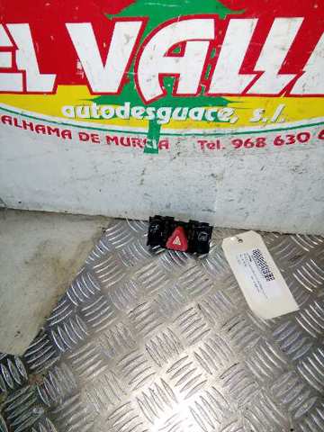 Przycisk włączania światła awaryjnego 2108201310 MERCEDES