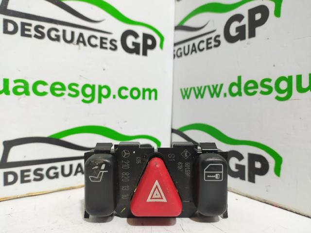 Przycisk włączania światła awaryjnego 2108201310 MERCEDES