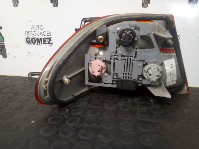 Lampa zespolona tylna prawa zewnętrzna 2108204464 MERCEDES