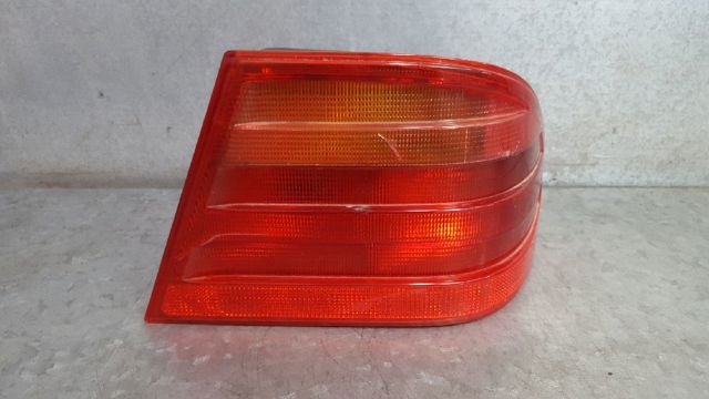 Lampa zespolona tylna prawa zewnętrzna 2108204464 MERCEDES