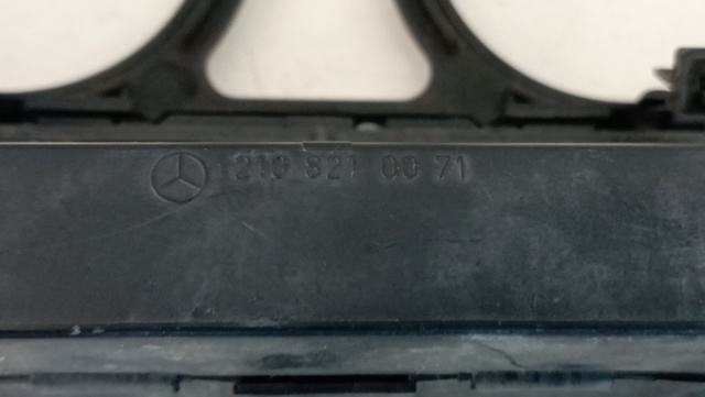 Przycisk włączania światła awaryjnego 2108210071 MERCEDES