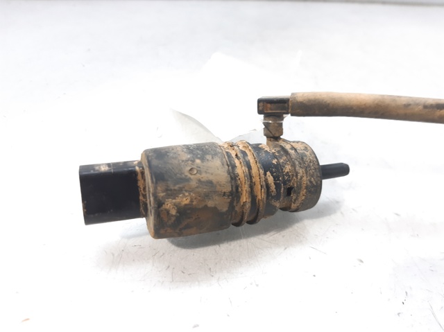 Pompka spryskiwacza szyby przedniej 2108690821 MERCEDES