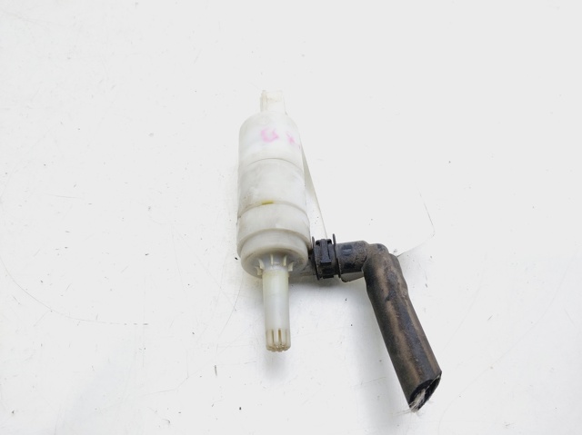 Pompka spryskiwacza szyby przedniej 2108690821 MERCEDES