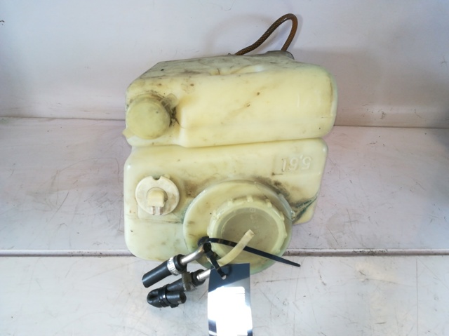 Zbiorniczek spryskiwacza szyb 2108690920 MERCEDES