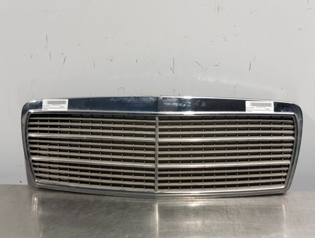 Atrapa chłodnicy 2108880023 MERCEDES
