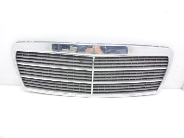 Atrapa chłodnicy 2108880023 MERCEDES
