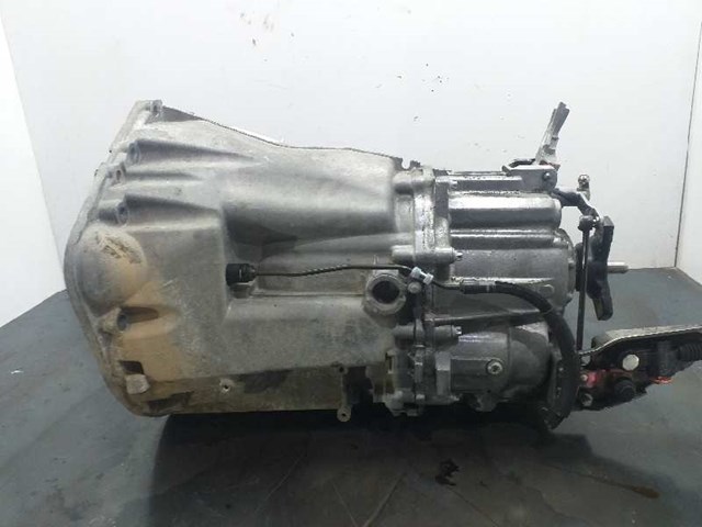 Mechaniczna skrzynia biegów w komplecie 2112607400 MERCEDES