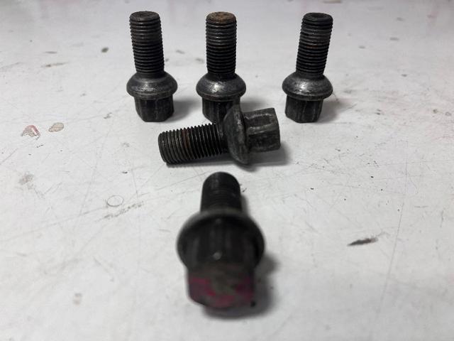 Śruba koła 2114010370 MERCEDES