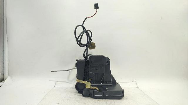 Zamek drzwi przednich prawych 2117200635 MERCEDES