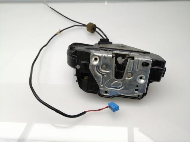 Zamek drzwi tylnych prawych 2117300635 MERCEDES