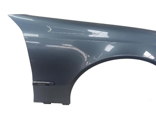 Błotnik przedni prawy 2118801418 MERCEDES