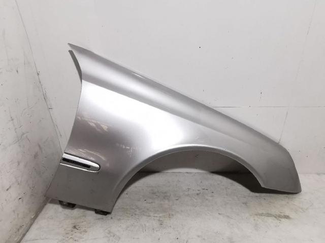 Błotnik przedni prawy 2118801418 MERCEDES