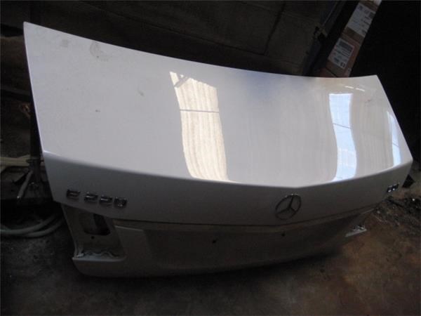 Klapa bagażnika 2127500975 MERCEDES