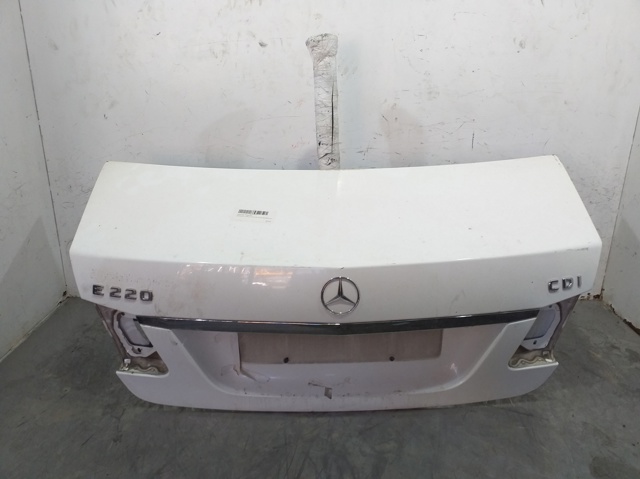 Klapa bagażnika 2127500975 MERCEDES