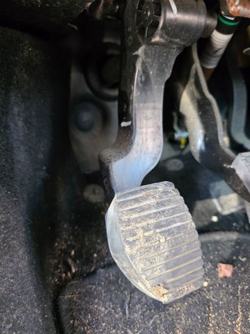 Pedał sprzęgła 2127EJ PEUGEOT
