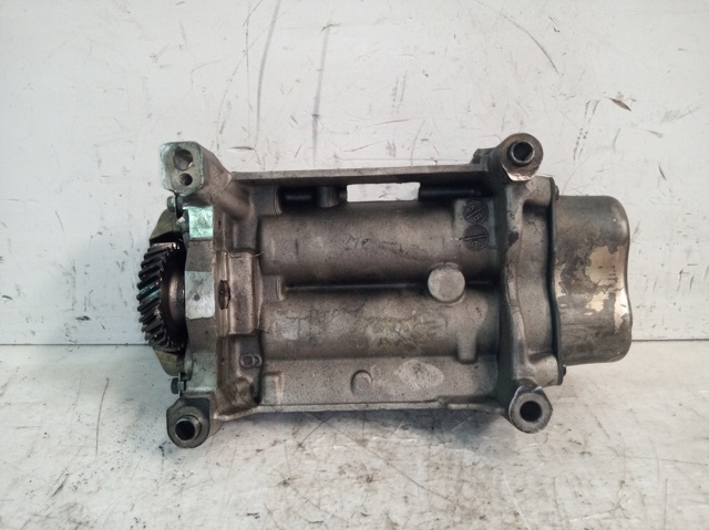 Pompa oleju Hyundai Trajet FO