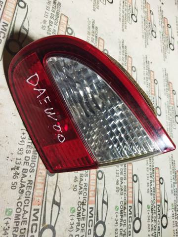 Lampa zespolona tylna prawa wewnętrzna 214646R GM