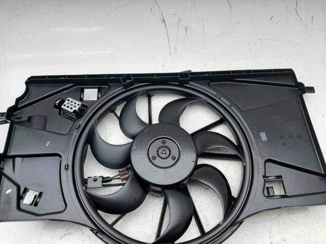 Wentylator elektryczny układu chłodzenia kompletny (silnik+wirnik) 214810039R RENAULT