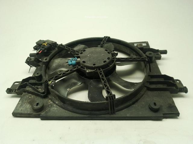 Wentylator elektryczny układu chłodzenia kompletny (silnik+wirnik) 214811626R RENAULT