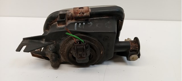 Lampa przeciwmgielna lewa 2158200556 MERCEDES