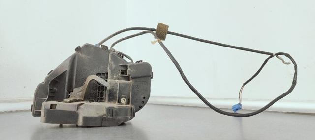 Zamek drzwi tylnych prawych 2197300235 MERCEDES