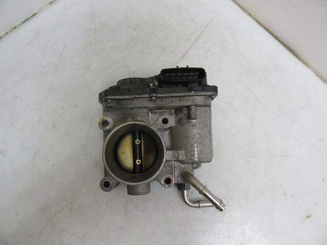 Przepustnica, komplet 220300D020 TOYOTA